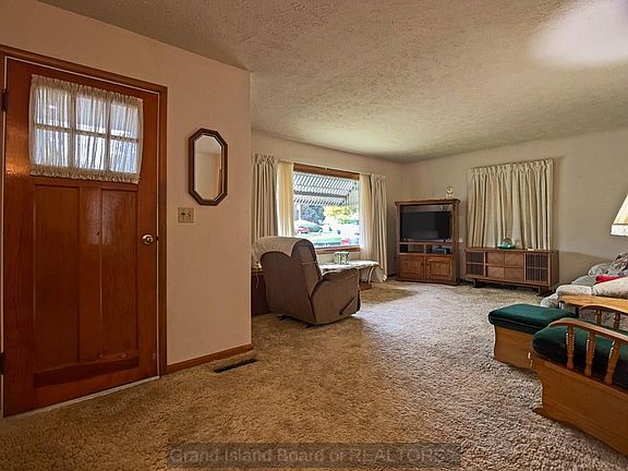 2nd image of 1827 25th St