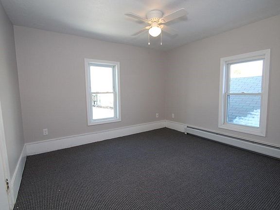 4th image of 179 Wells St #179