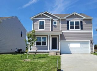 2459 SE Fox Valley Dr, West Des Moines, IA 50265