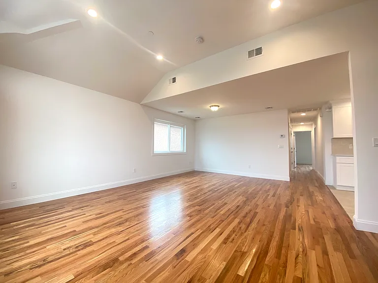 881 Sinclair Ave #2F — Photo 4