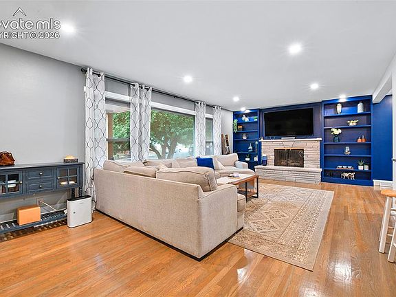 5th image of 2227 Condor St