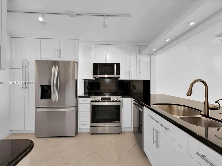 2 Grove Isle Dr #B907 — Photo 15