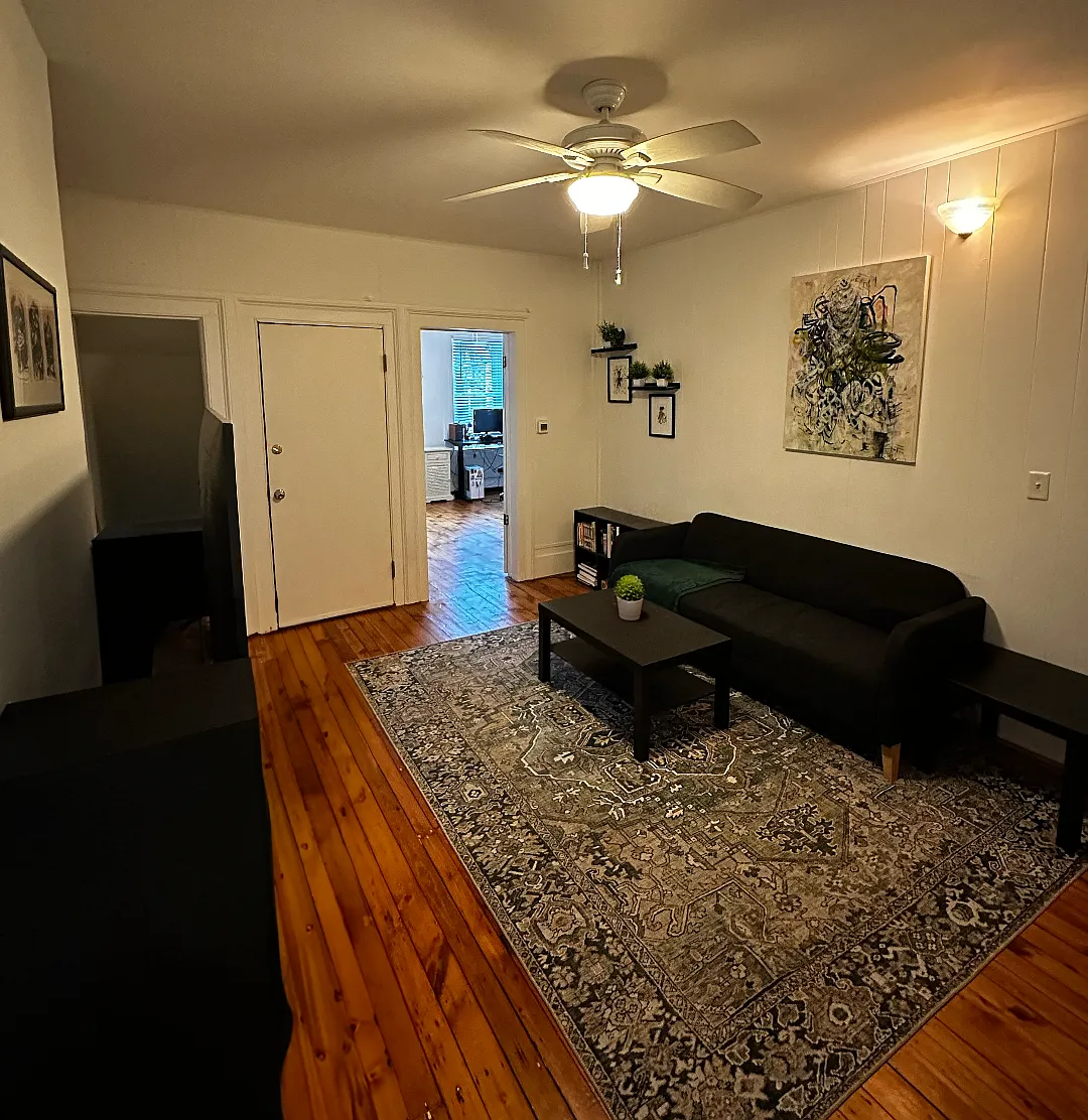 3 bed, 900 sqft, $2,495 — Photo 3