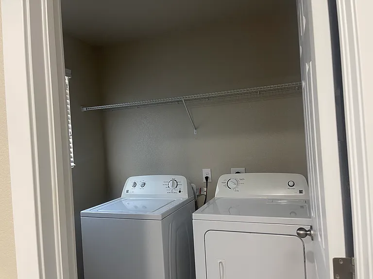 1637 Valley Oak Ct — Photo 13
