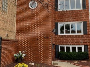 9232 Broadway Ave APT 3, Brookfield, IL 60513