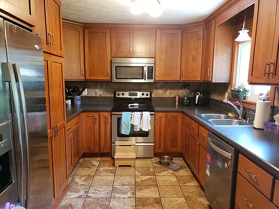 4th image of 863 Duff Dr