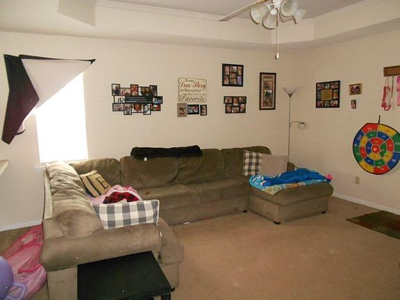 4th image of 238 Blue Pool Dr