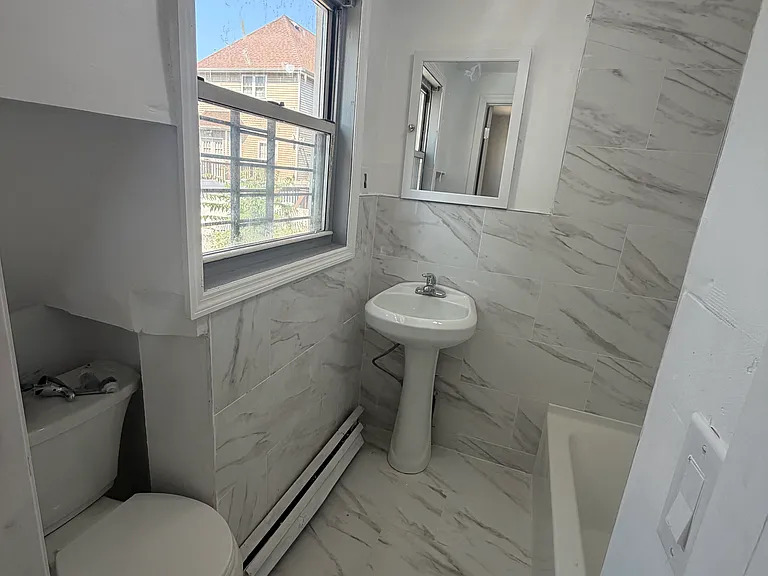 383 Cary Ave #1 — Photo 4