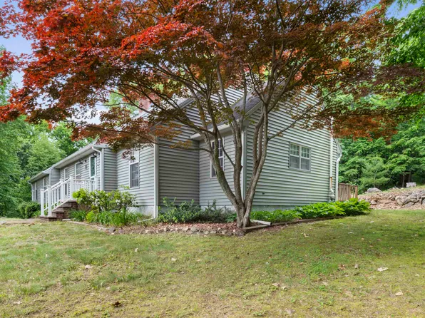 2 Ridgewood Drive, Kingston, NH 03848