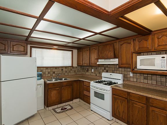 5th image of 11838 Ringwood Ave