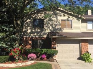 18559 Meadow Ln, Hazel Crest, IL 60429