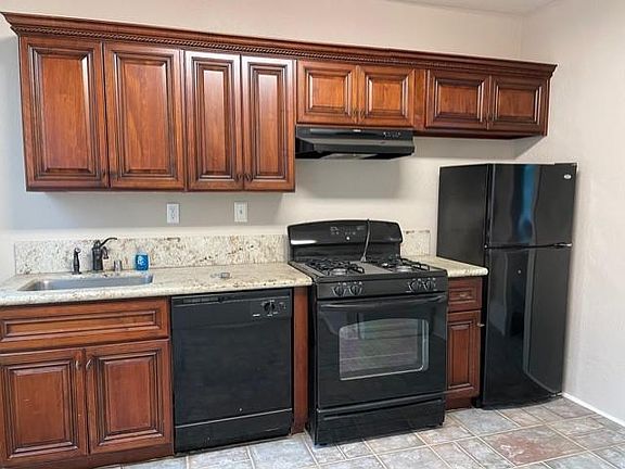 4th image of 1915 E St APT A