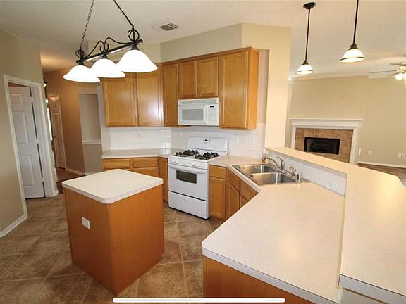 3rd image of 1245 Willow Branch Dr
