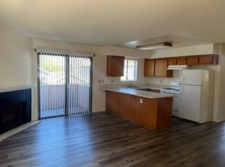 827 Redondo Ave APT 4, Long Beach, CA 90804