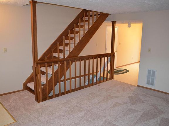 5th image of 7888 Woodhouse Ln
