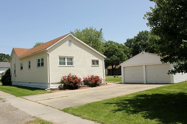 1st image of 602 E Macoupin St