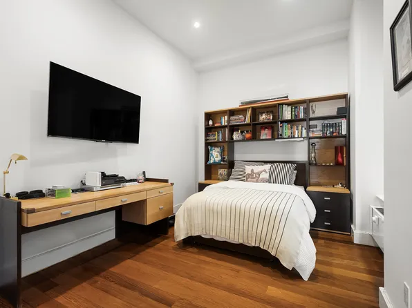 15 East 26th Street image 10 of 17