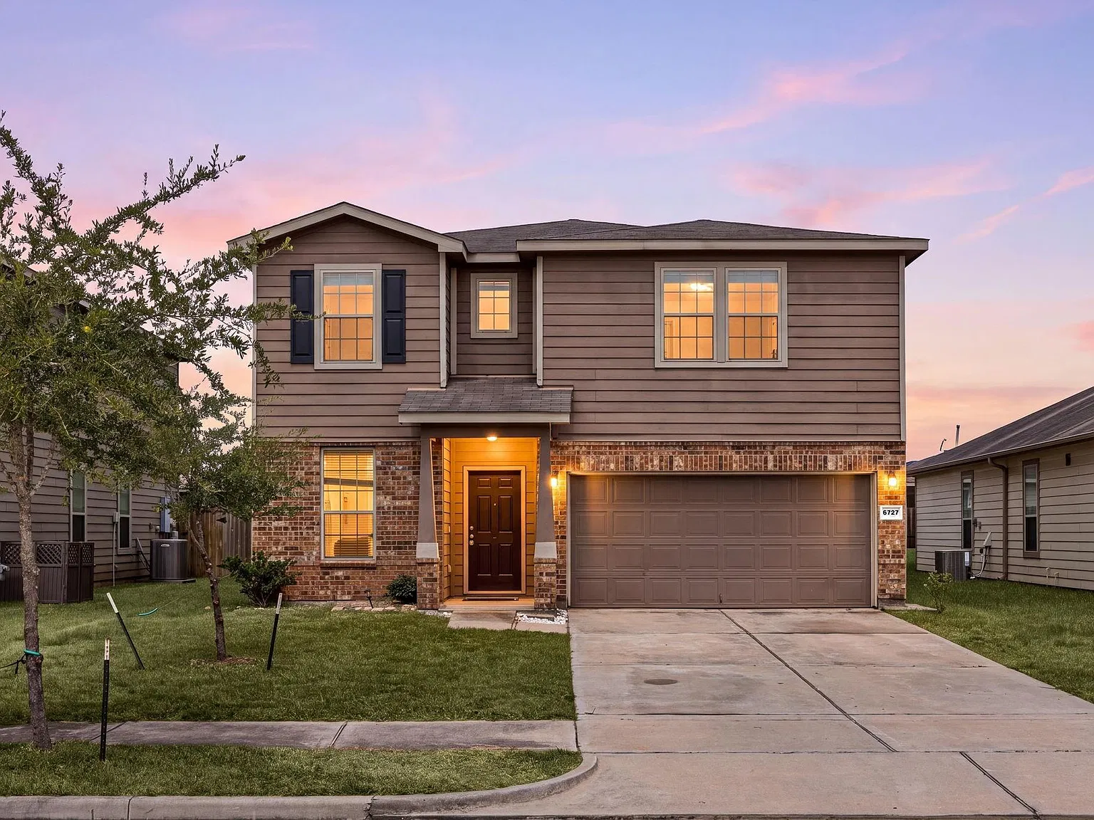 4 bed, 2.5 bath, 2446 sqft, $2,300 — Photo 1