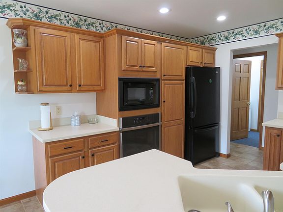 5th image of 1806 Amberwood Dr
