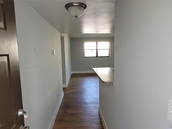 4th image of 9947 Nob Hill Ct #9947