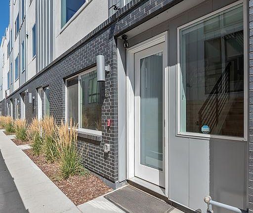 5th image of 1612 N Irving St #4