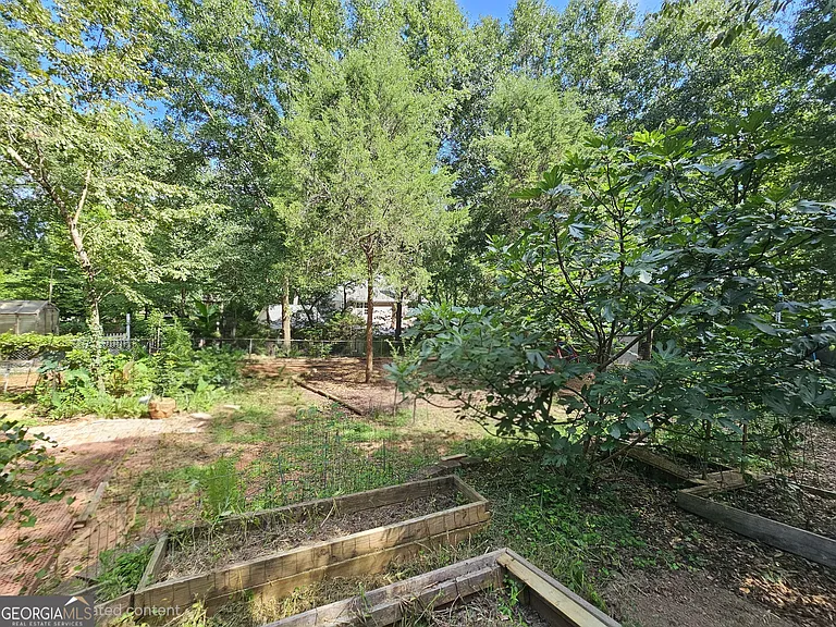 615 Kings Rd — Photo 36