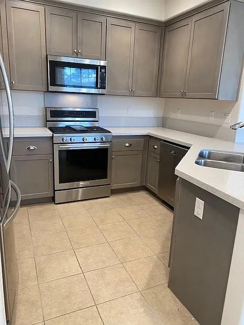2 bed, 1282 sqft, $4,300 — Photo 3