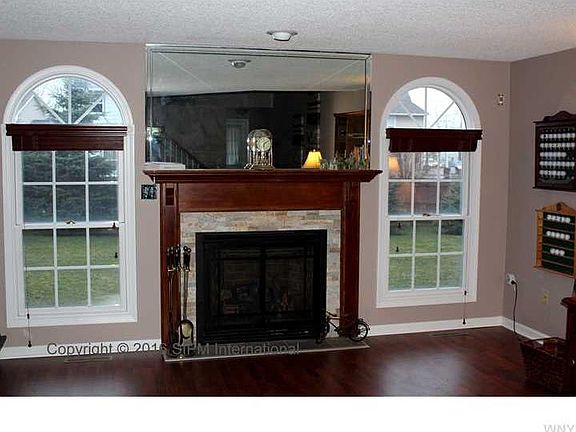 2nd image of 5 Towne Square Dr #5