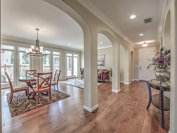 Formal living/dining room