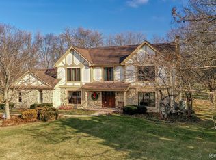 5N385 Deer Run Dr, Saint Charles, IL 60175