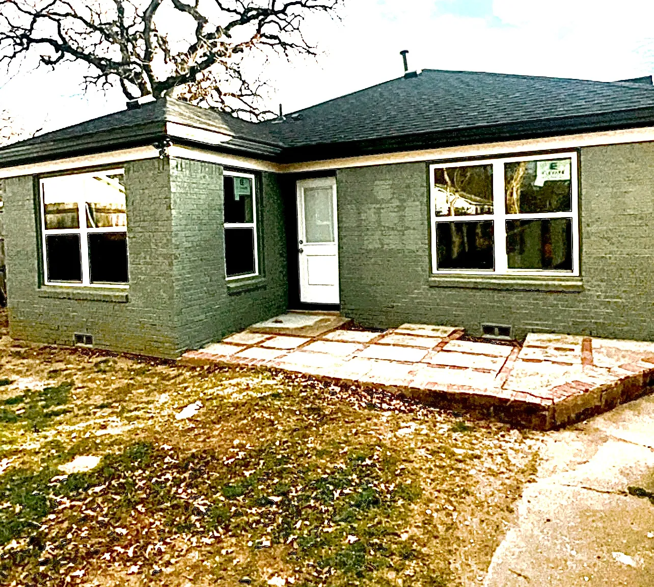 3 bed, 1215 sqft, $2,000 — Photo 2