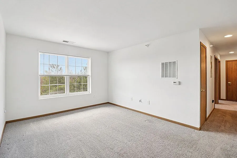 Wyndam Place Senior Residence - Lawrence — Photo 4