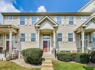 985 Manchester Cir #985, Grayslake, IL 60030