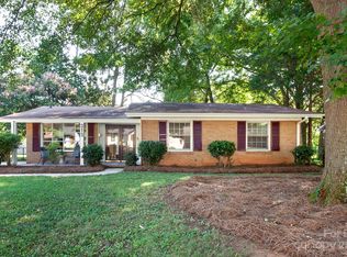 315 Briarwood Dr, Charlotte, NC 28215