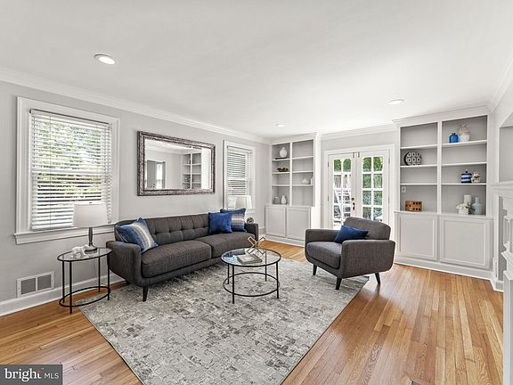 3rd image of 6000 Washington Blvd