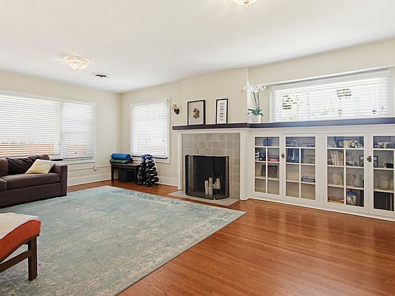 4th image of 4081 1st Ave