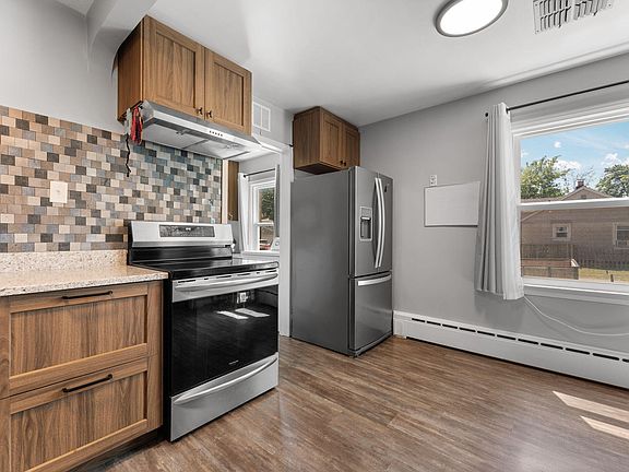 3rd image of 20402 Inkster Rd