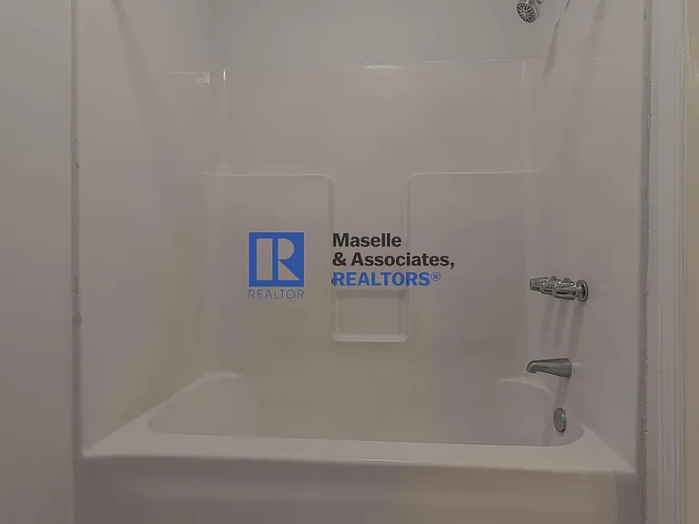 1212 Barnett Bend Cir — Photo 27
