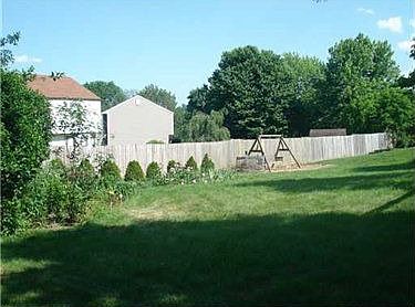 3rd image of 4843 Tremont Dr