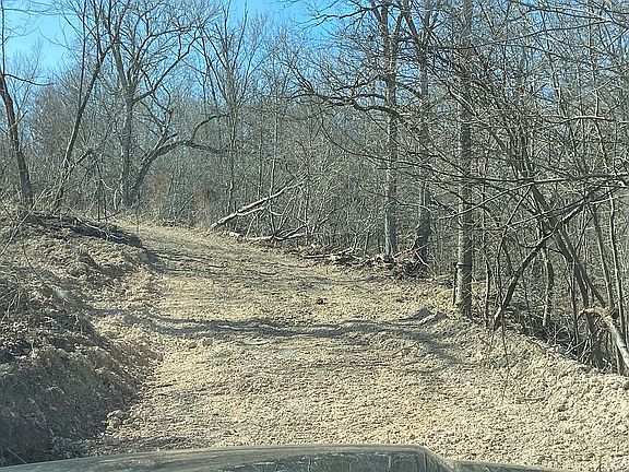 4th image of S Cliffside Dr