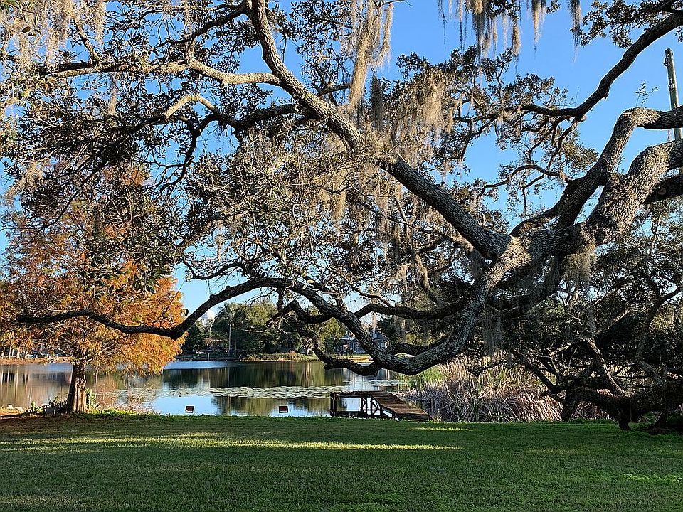 1st image of 7 Lotus Lake Dr