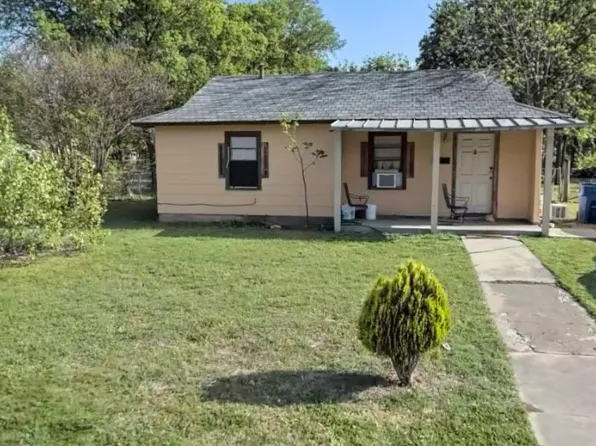 1660 Glenn Dr, Blue Mound, TX 76131