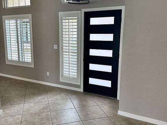 Front Door/Entry