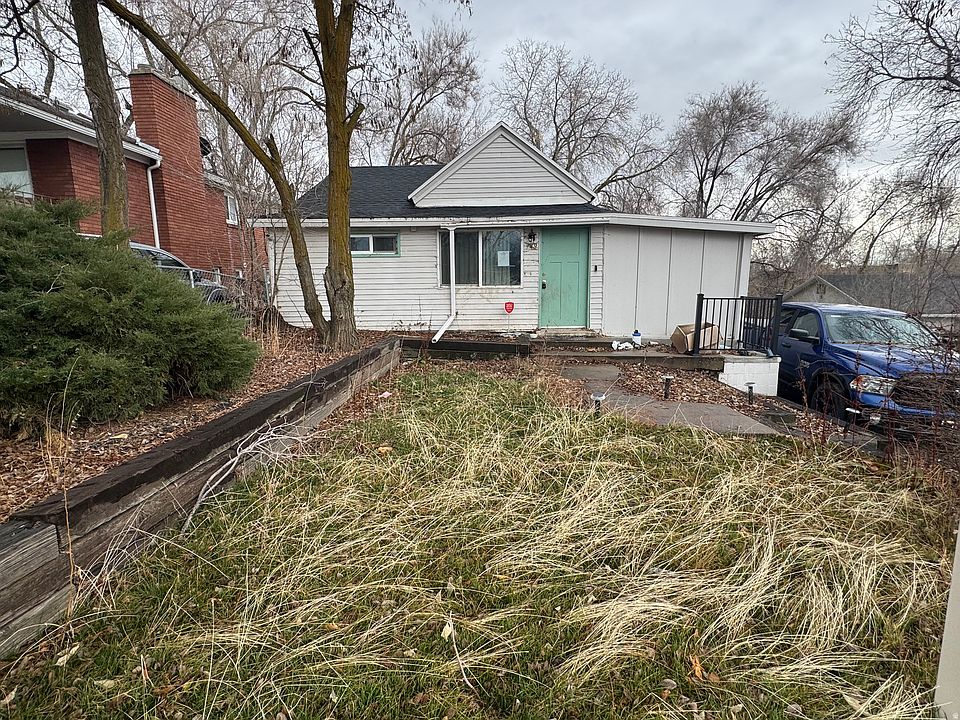 1st image of 749 30th St