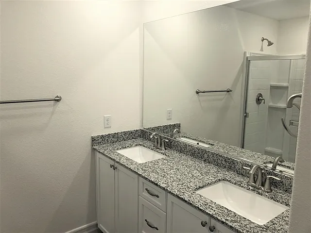 5872 Petronius St — Photo 10