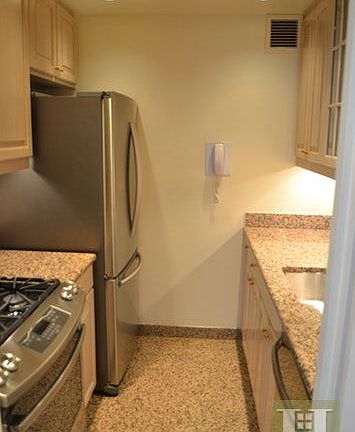 3rd image of 60 W 57th St APT 9A