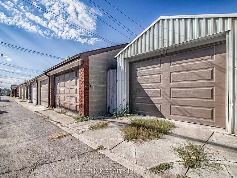121 Montrose Ave #UPPER — Photo 20