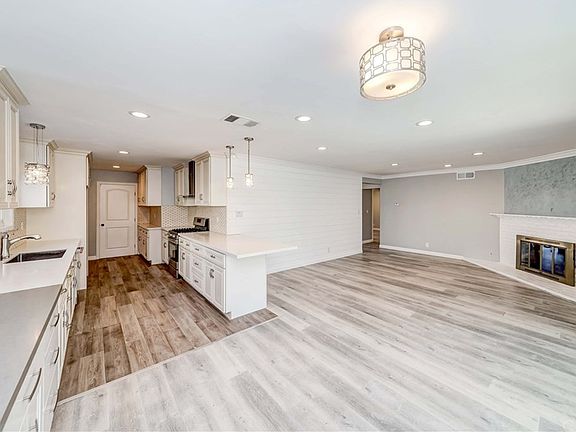 4th image of 12611 Saint Mark St