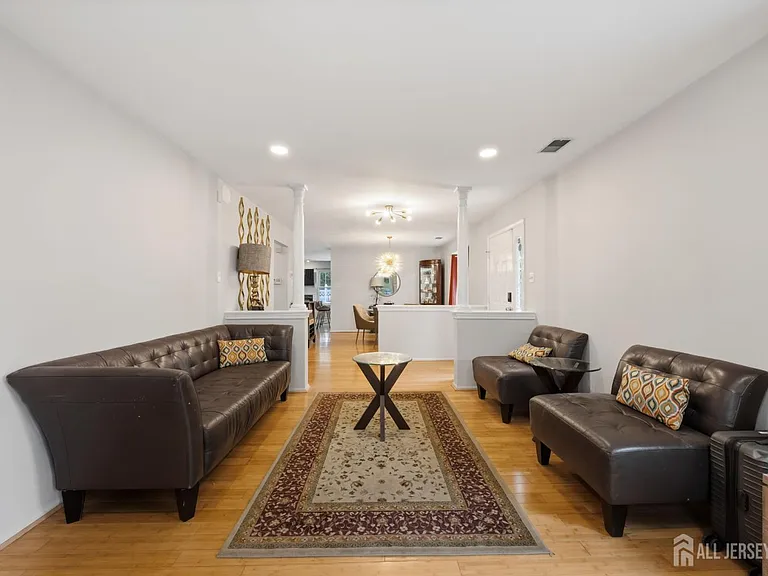 301 Pheasant Run — Photo 19