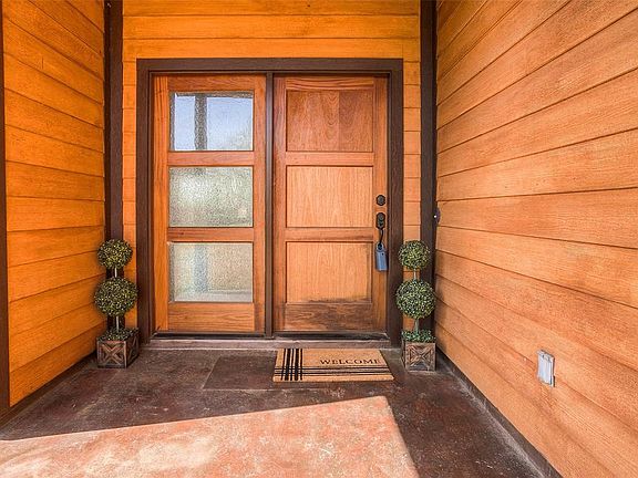 Exquisite modern main entrance.